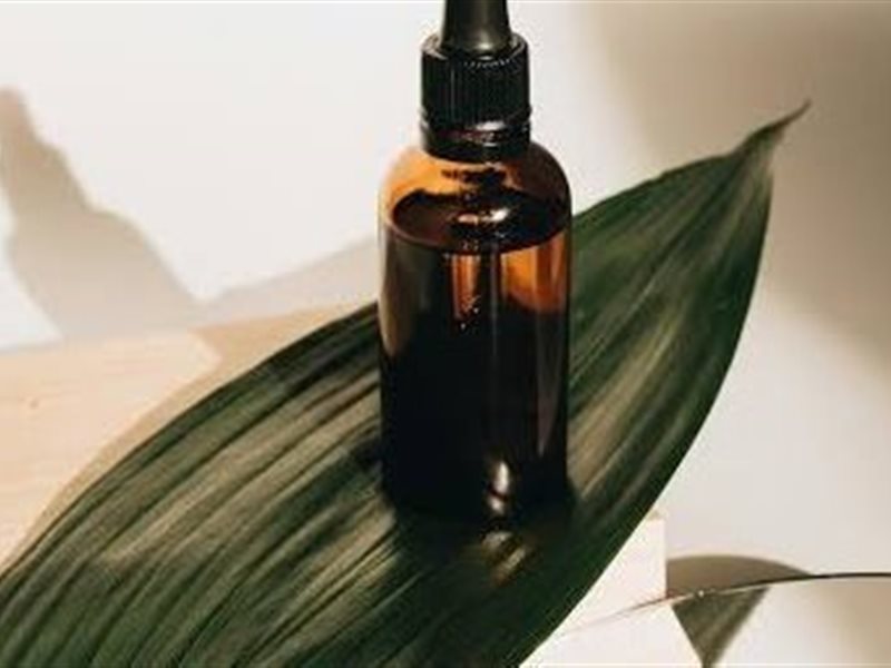 خفيفة وسريعة الامتصاص... تعرفي على أفضل الزيوت الجافة لبشرتك