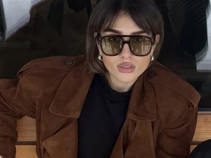  	suede (الشمواه )يزين إطلالات الخريف والشتاء بإحساس دافئ وفاخر