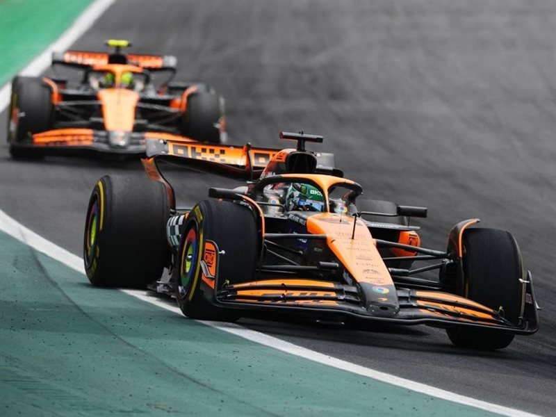 نوريس يتألق ويتصدر التجارب الحرة الأولى في جائزة أذربيجان الكبرى