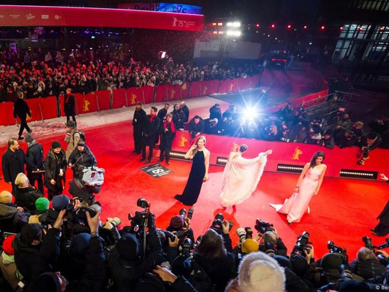 زحام المهرجانات في الربع الأخير من العام .. هل يخدم الصناعة او الجمهور ؟ 