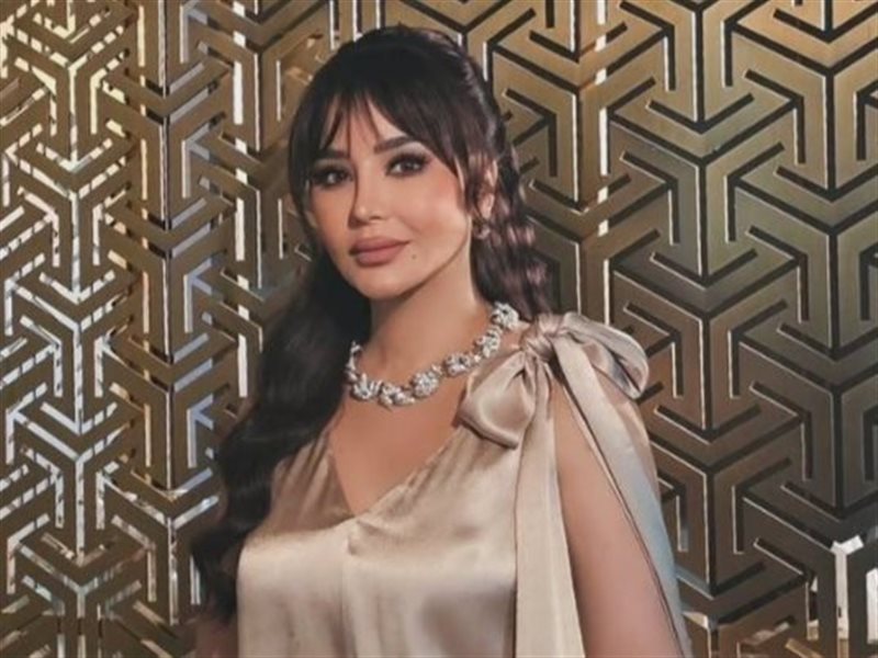 ببصمةTiffany & Co لجين عمران تخطف الأنظار بإطلالة ذهبية راقية 