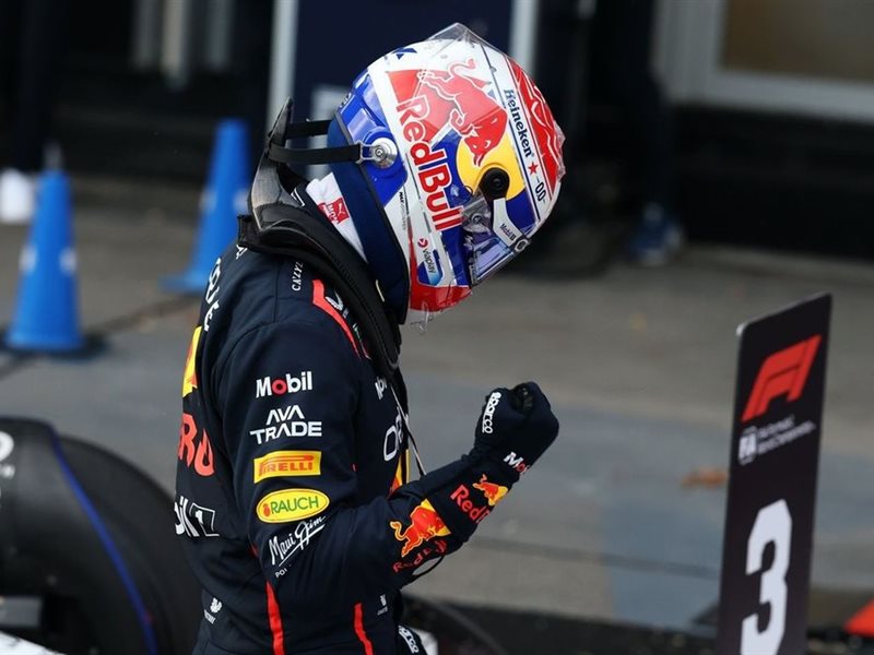 ماكس فيرستابن يعود للصدارة بفوز مطلق في أذربيجان