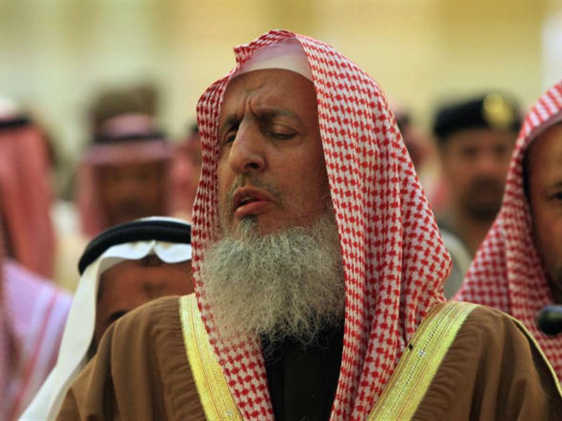وفاة مفتي عام السعودية الشيخ عبد العزيز آل الشيخ