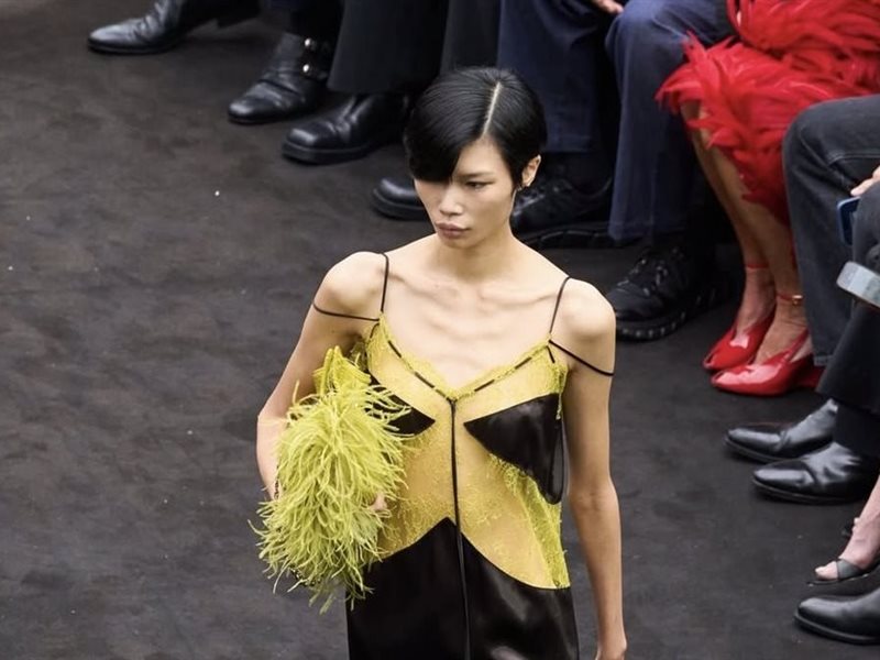 أسبوع الموضة في ميلانو يشهد انطلاقة فيراغامو وسط بريق النجوم