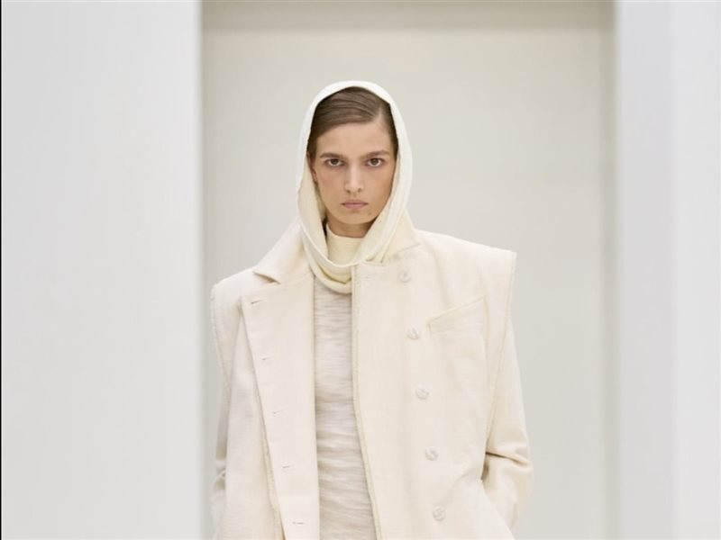 عرض فيراري ربيع/صيف 2026… حين تتحول السرعة والفخامة إلى أزياء يومية 