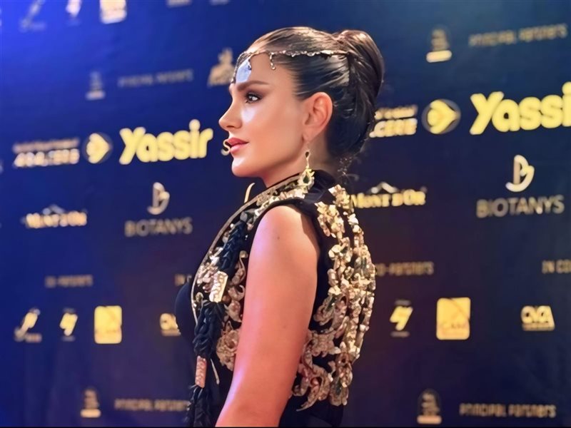 ديمة قندلفت تخطف الأضواء في الجزائر بإطلالة مستوحاة من التراث بتوقيع إلهام خرباش