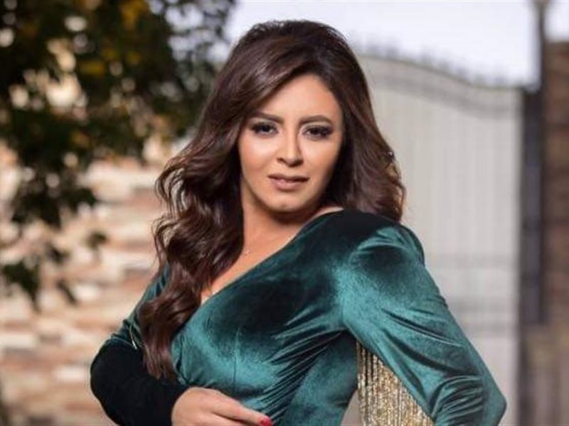 ياسمين نيازي تكشف أسباب غيابها عن الساحة الفنية وتعد جمهورها بأغنية جديدة