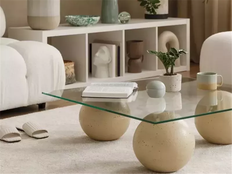 8 أشياء لا يجب عليك الاحتفاظ بها على طاولة غرفة المعيشة