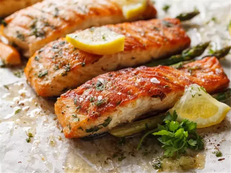 متى يكون الوقت الأنسب لتناول السمك للحصول على فوائد أحماض أوميجا 3؟