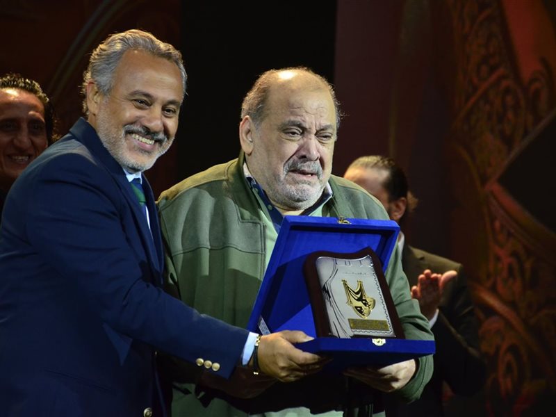 ليلة حب ووفاء على ضفاف النيل.. مهرجان نقابة المهن التمثيلية يكرم رموز المسرح المصري في افتتاح دورته الثامنة