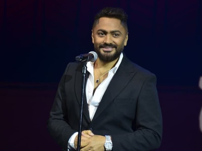 بعد تقديمها في مهرجان نقابة المهن التمثيلية.. تامر حسني يطرح أغنية 