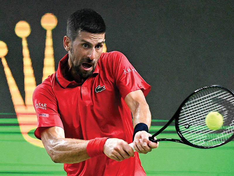 ديوكوفيتش يهزم هانفمان بصعوبة ويتأهل إلى الدور الرابع في شنغهاي ماسترز