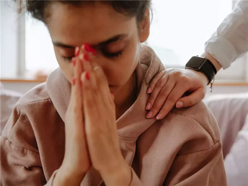 لصحة نفسية أفضل.. إليك روتين الـ 15 دقيقة للتغلب على الأفكار المقلقة