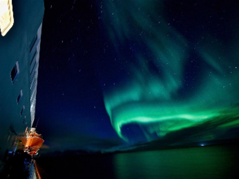 أشهر الأساطير والخرافات الإسكندنافية وراء الأضواء الشمالية