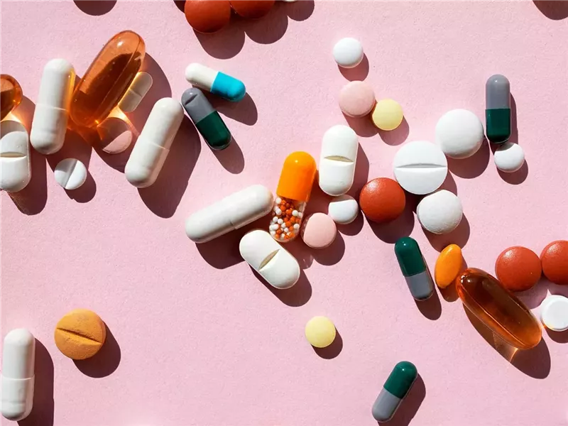 لتجنب أعراض تغير الفصول.. أفضل الفيتامينات التي يجب على النساء تجربتها