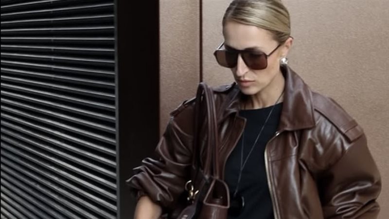 الاسود مع البني 