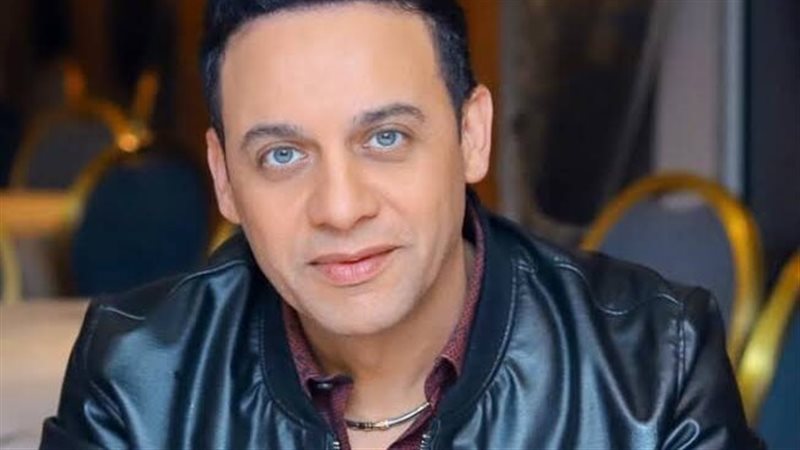 مصطفى قمر