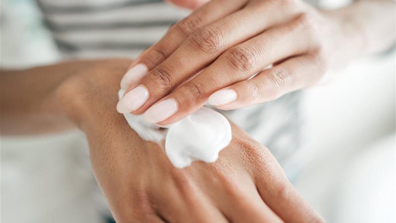 العناية باليدين