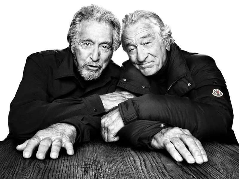 آل باتشينو وروبرت دي نيرو يتعاونان في حملتهما الإعلانية الأولى للأزياء لصالح مونكلير (صور)