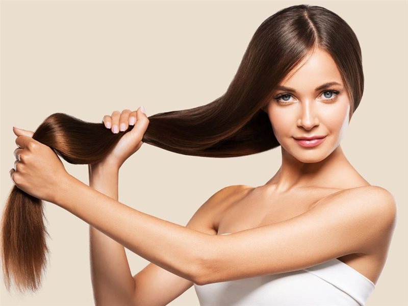 هل يساعد الترطيب على نمو الشعر؟