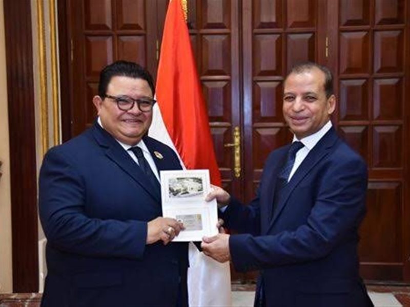 خالد جلال يتسلم كارنيه عضوية مجلس الشيوخ المصري