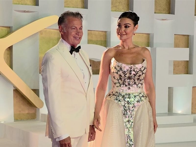 قبل الزفاف المنتظر… أروى جودة تخطف الأنظار بإطلالة بيضاء ساحرة إلى جانب خطيبها