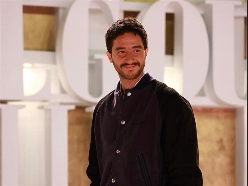 ⁨ لبلبة وجيهان الشماشرجي والسعدني.. نجوم الفن يدعمون أحمد مالك في عرض فيلم 