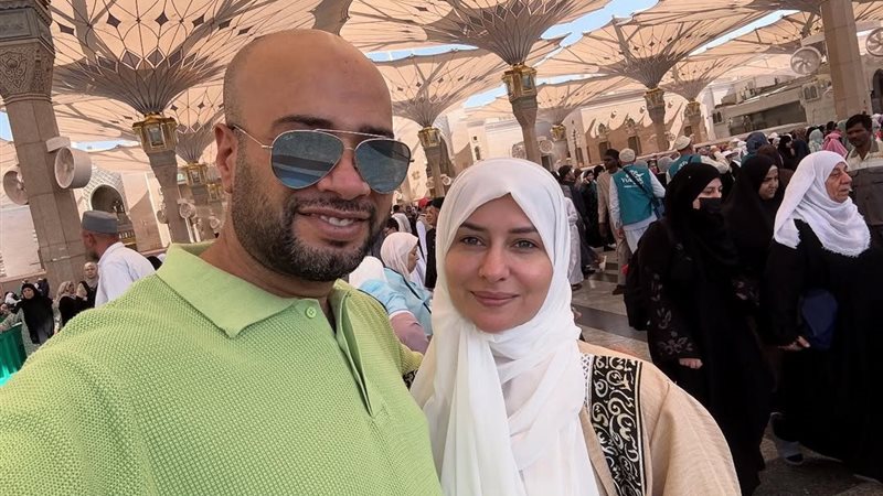 حاتم صلاح وزوجته