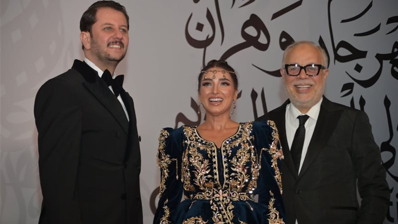 أشرف زكي وروجينا