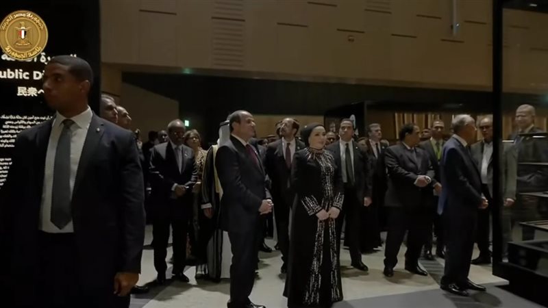 الرئيس السيسى يصطحب