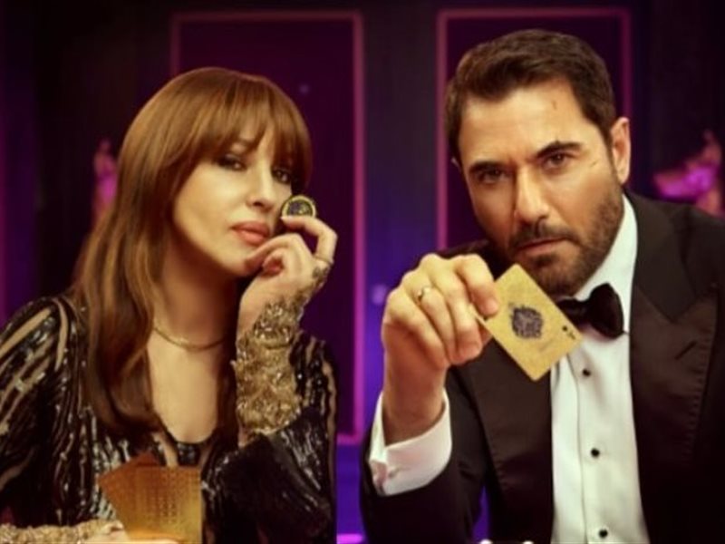 فيلم The Seven Dogs.. أول صورة تنشرها مونيكا بيلوتشي برفقة أحمد عز