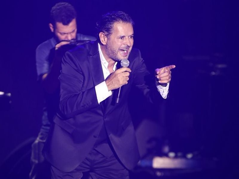 بالصور.. راغب علامة يشعل حفل باريس في قاعة “الدوم” الأكبر في العاصمة الفرنسية بحضور 4500 شخص