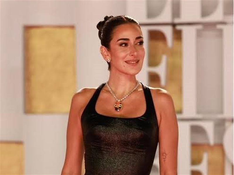 أمينة خليل... أيقونة الأناقة العربية تحتفل بعيد ميلادها بتألق لافت في عام من الإطلالات الراقية