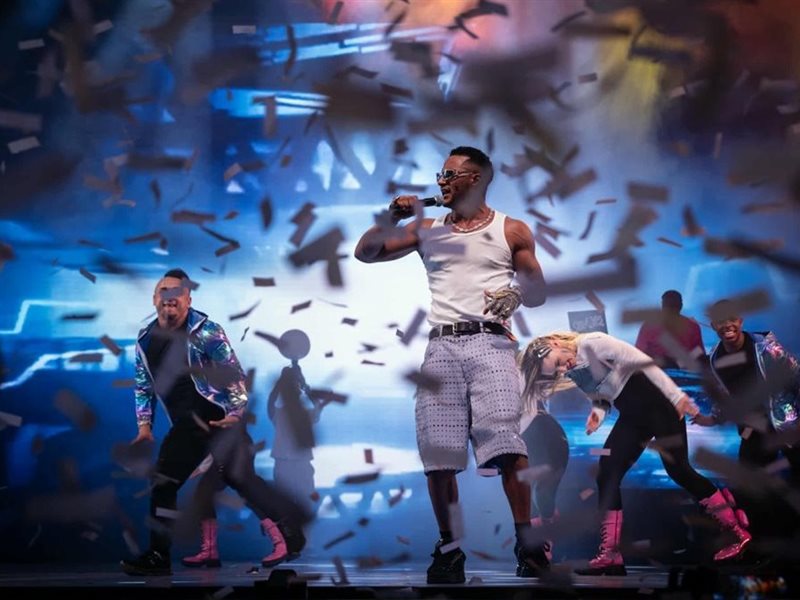 محمد رمضان يشعل القرية العالمية في دبي بحفل أسطوري أمام 85 ألف متفرج