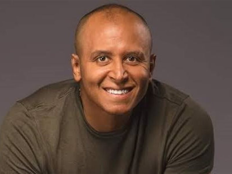 فريق من نخبة خبراء الجمال والموضة يتعاون لإطلالات تليق بحدث عالمي على أرض مصر