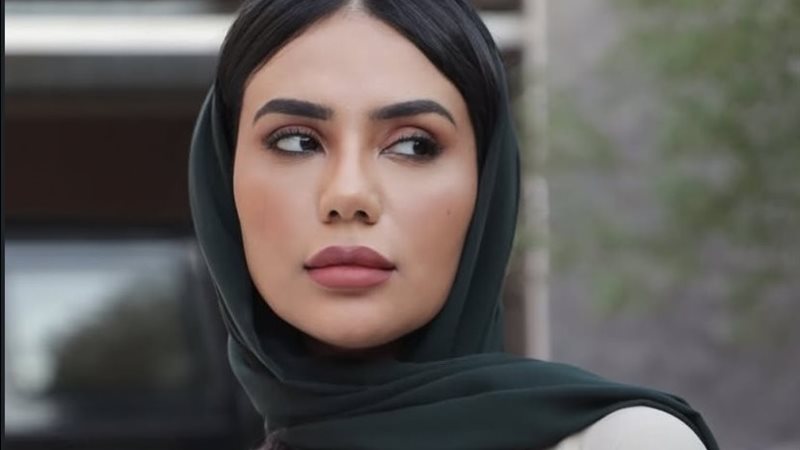 لبنى عبد العزيز