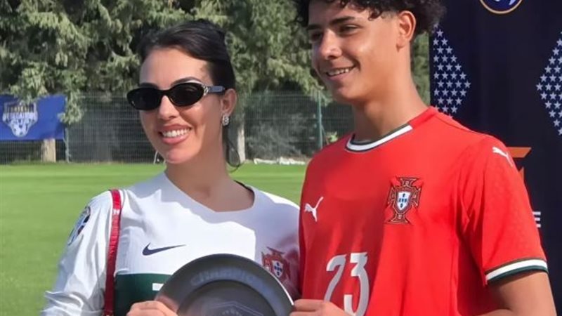 جورجينا وابن كريستيانو