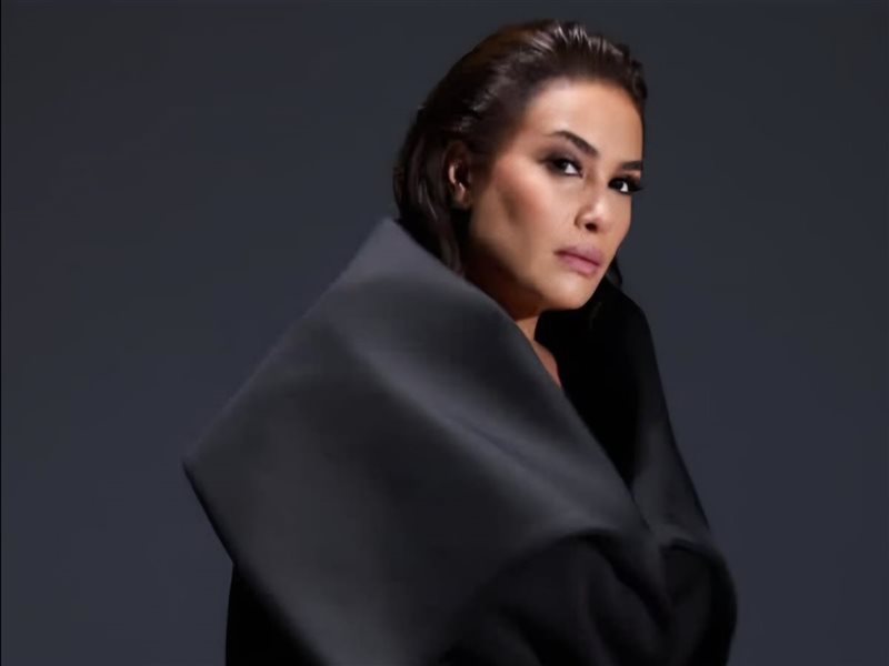 بتوقيع طوني وارد ..هند صبري تتألق بالأسود في أحدث جلسة تصوير