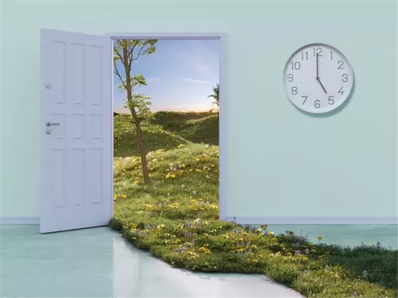 هل ما زلتَ عالقًا في دوامة العمل؟.. جرّب هذه الطقوس للاسترخاء