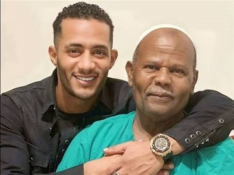 محمد رمضان يعلن وفاة والده فجر الجمعة.. والجنازة من مسجد مصطفى محمود