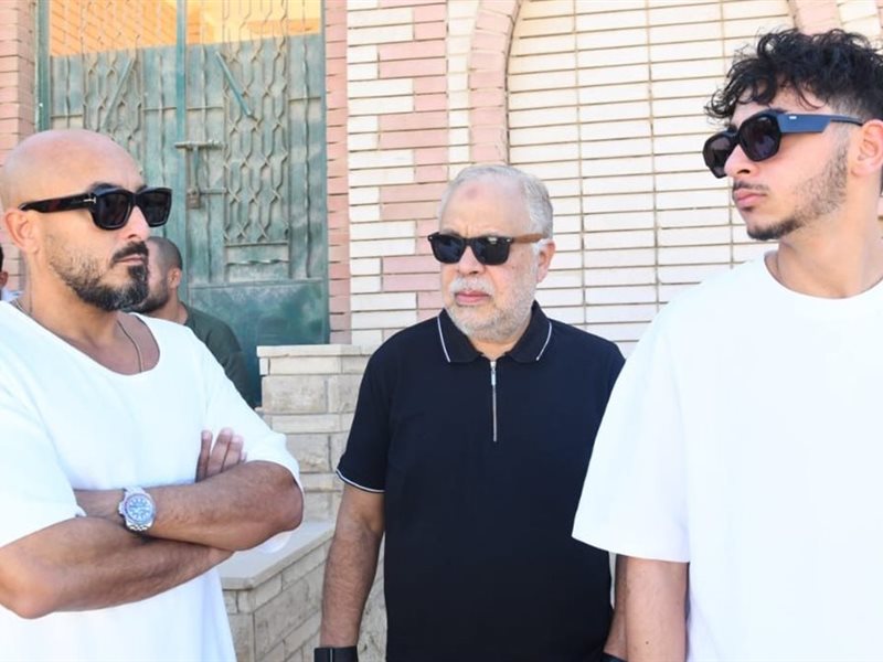 أشرف زكي وحسام الحسيني.. أبرز الحاضرين في جنازة والد محمد رمضان