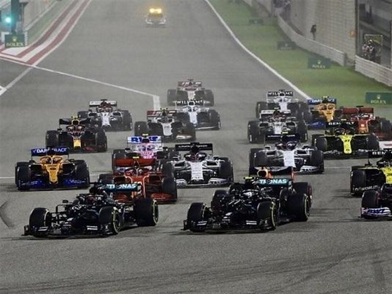 نوريس يتصدر انطلاق السباق القصير في البرازيل وسط تحديات الطقس 