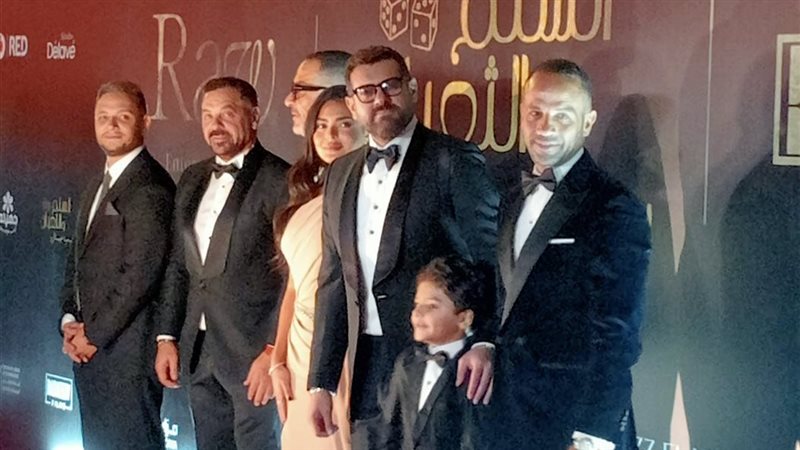 أبطال فيلم السلم