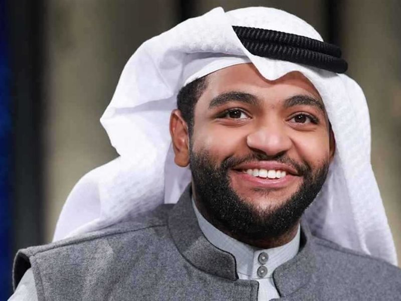 خالد المظفر يروج لمسرحية 