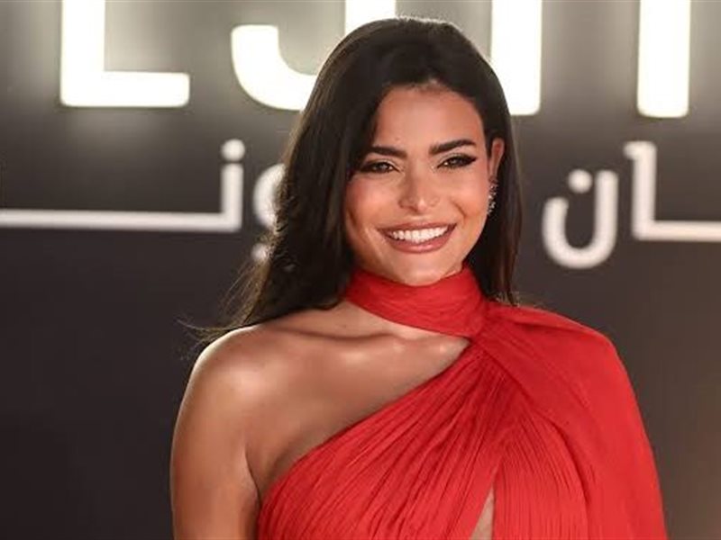 أول تعليق من أسماء جلال بعد شائعات ارتباطها بـ عمرو دياب