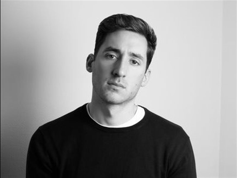 المصمم الفرنسي Antonin Tron يتولى القيادة الإبداعية لدار Balmain خلفاً لـ Olivier Rousteing