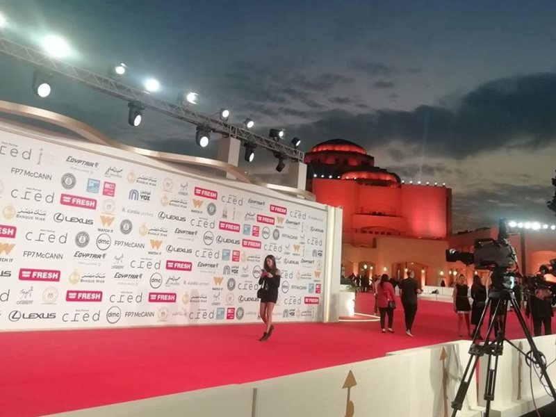 التجهيزات الأخيرة والاستعدادات النهائية لحفل افتتاح مهرجان القاهرة السينمائي