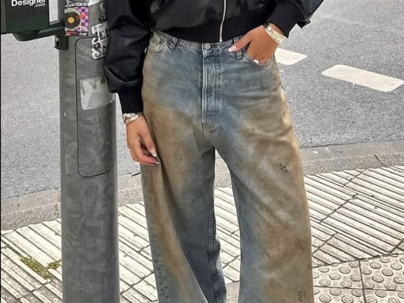  “Dirty Denim” يفرض حضوره في خريف وشتاء 2025 بإطلالة جريئة وغير مألوفة