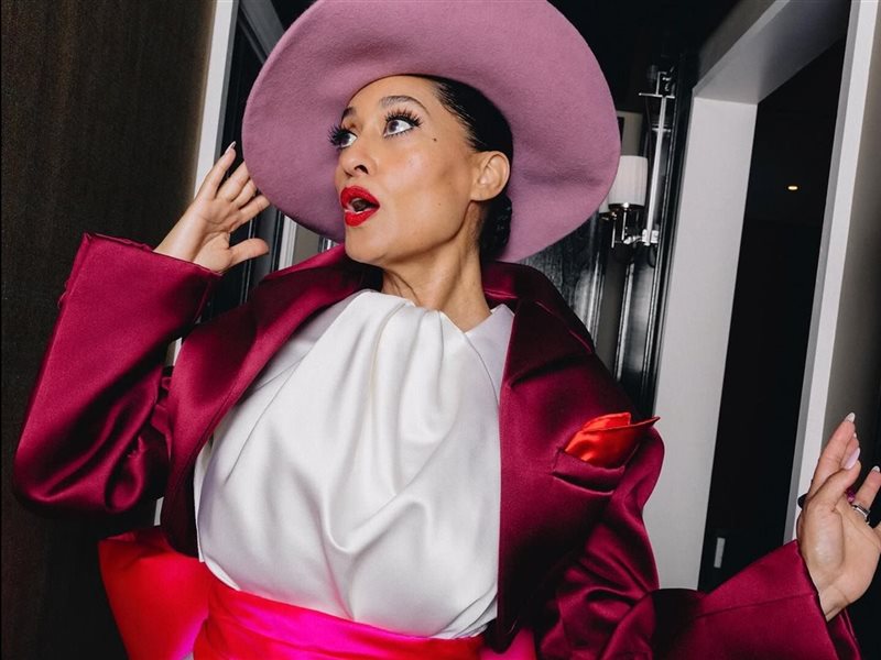 ألوان متباينة تخطف الأنظار... صيحة Colour blocking تعود لتتربع على عرش الموضة