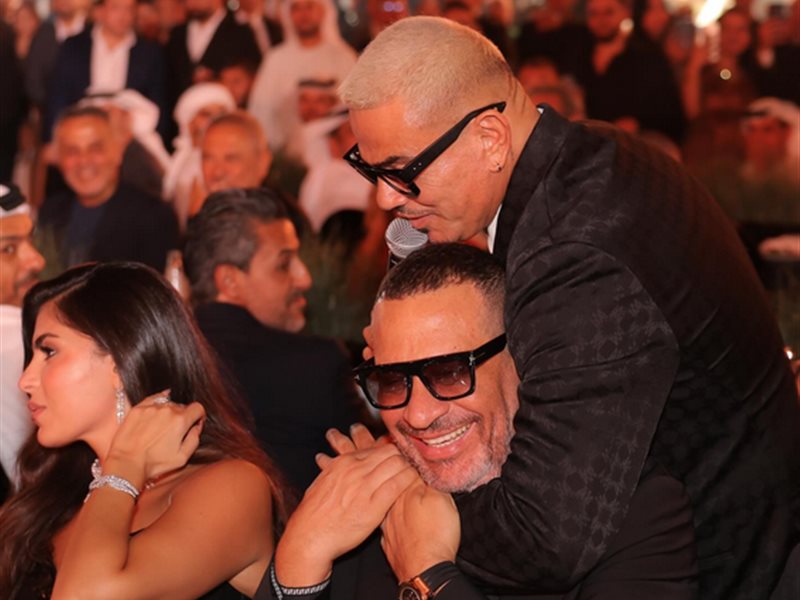 ماجد المصري ينشر صورة تجمعه بالهضبة.. ويعلق: عشرة العمر